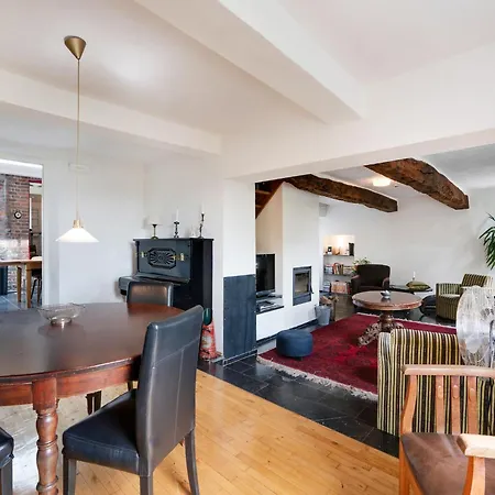 Prázdninový dům Mansion With Garden