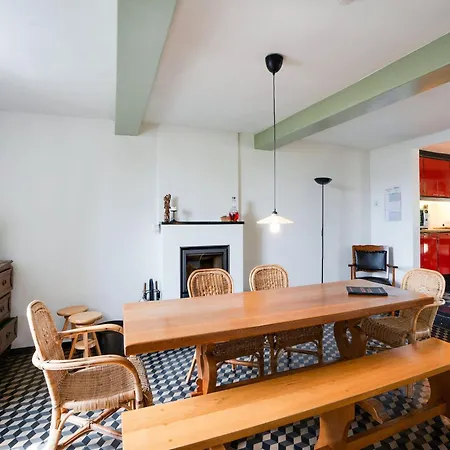 Prázdninový dům Mansion With Garden Voeren