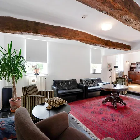 Prázdninový dům Mansion With Garden