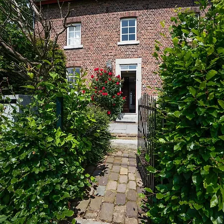 Prázdninový dům Mansion With Garden